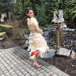 Meet your Posher, Elizabeth